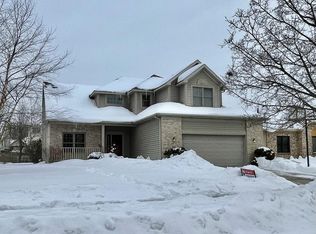 681 Indian Ridge Dr, Antioch, IL 60002