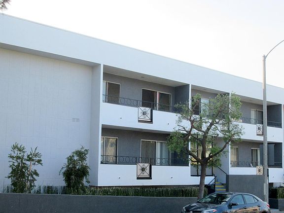 2nd image of 1400 N Fairfax Ave APT 15