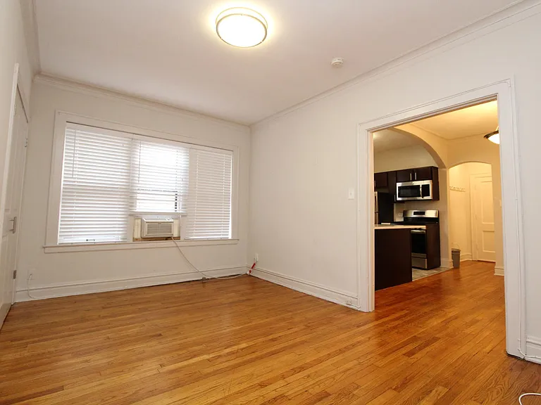 1953 N Cleveland Ave #3R — Photo 5