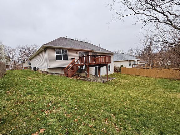 5th image of 606 Adens Woods Ct