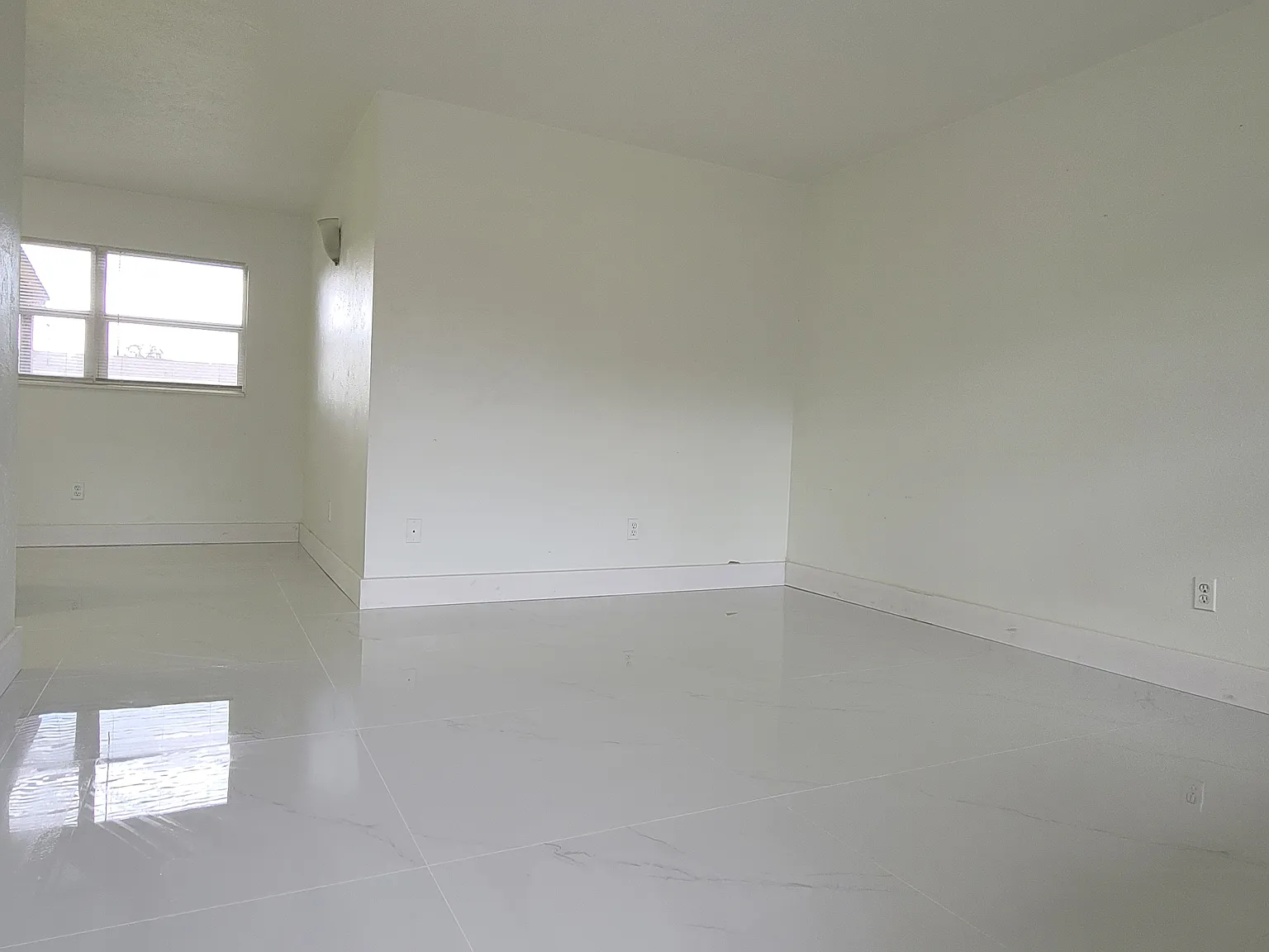 1 bed, 677 sqft, $1,150 — Photo 2
