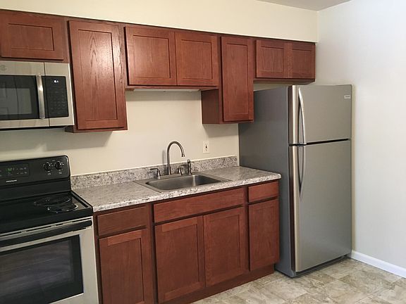 2nd image of 608 Patty Dr APT A