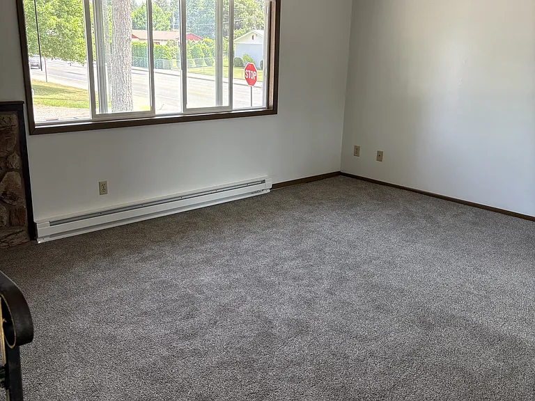 1522 S Balfour Blvd #1 — Photo 3