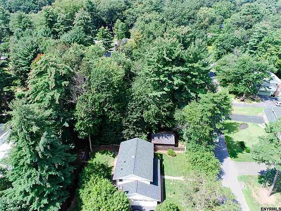 5th image of 48 Fairway Ave