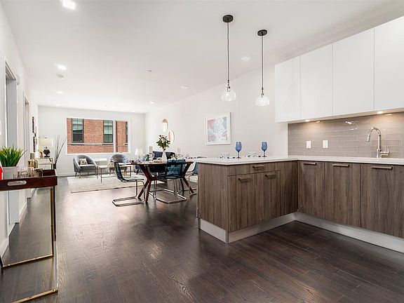 3rd image of 6122 Hudson Ave APT 2F