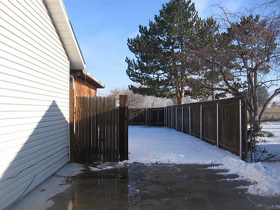3rd image of 616 S De Clark Ave