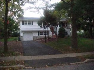 4 Knollwood Dr, East Windsor, NJ 08520