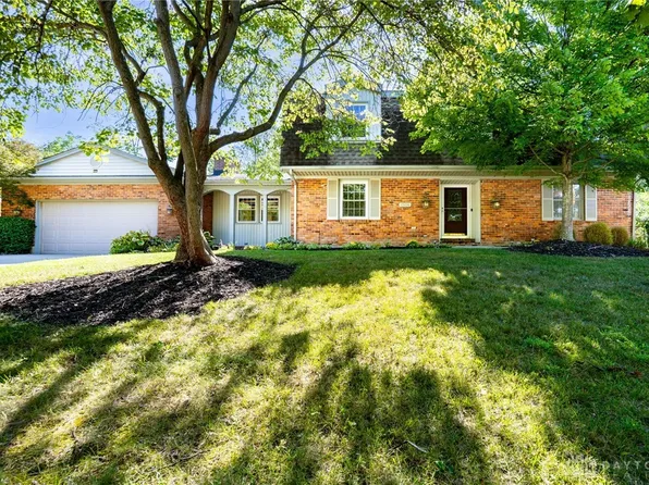 6906 Saint Laurent Cir, Dayton, OH 45459