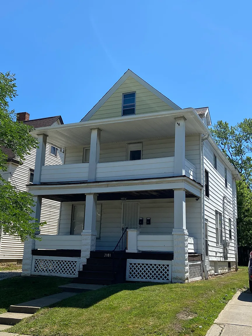 2081 W 103rd St photo 1