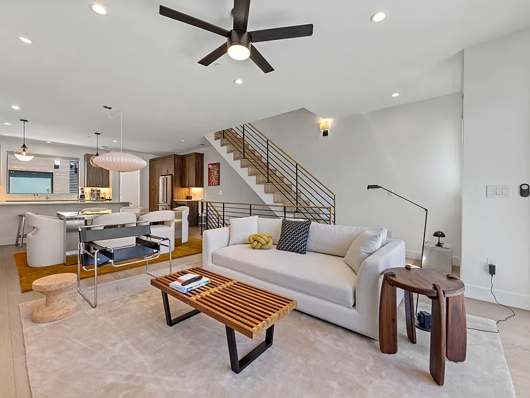 2457 Walnut St — Photo 1