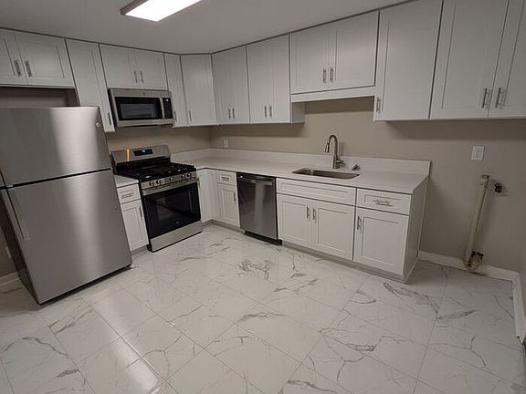 3rd image of 1078 16th Ave NW