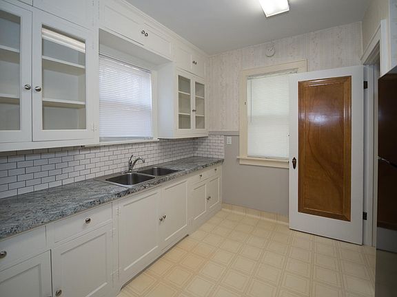 3rd image of 3031 Arbor St