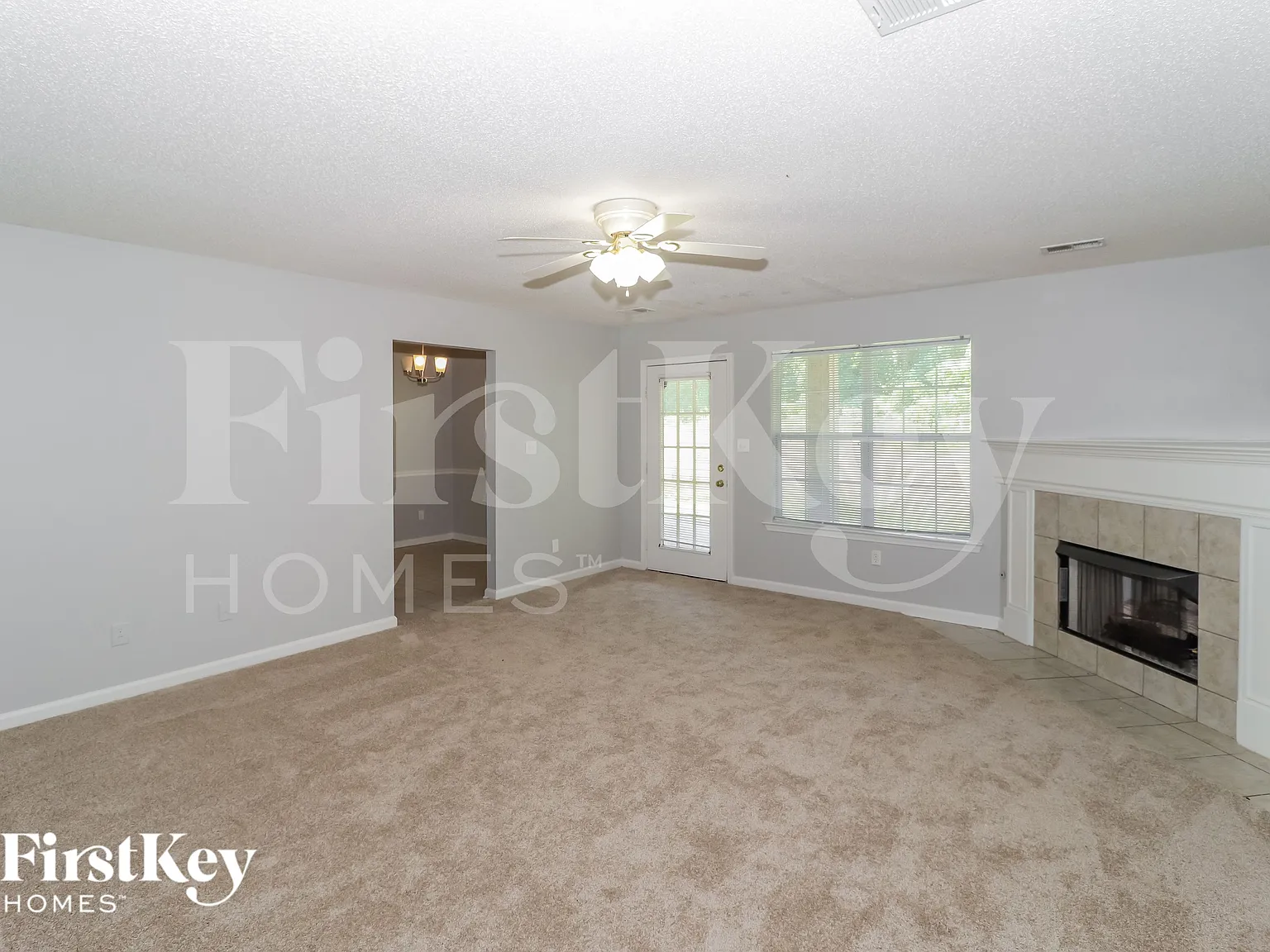 3 bed, 2.0 bath, 2092 sqft, $2,160 — Photo 3