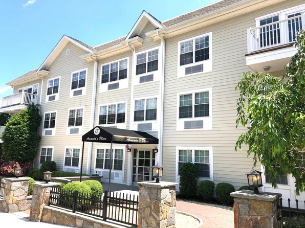 18 Harmon St APT 1B, White Plains, NY 10606