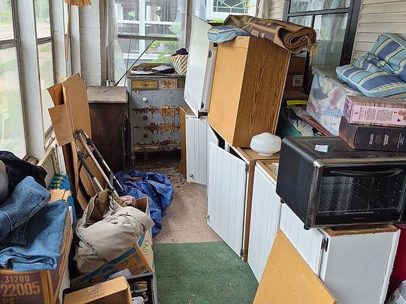 4th image of 1027 Ridge Ave