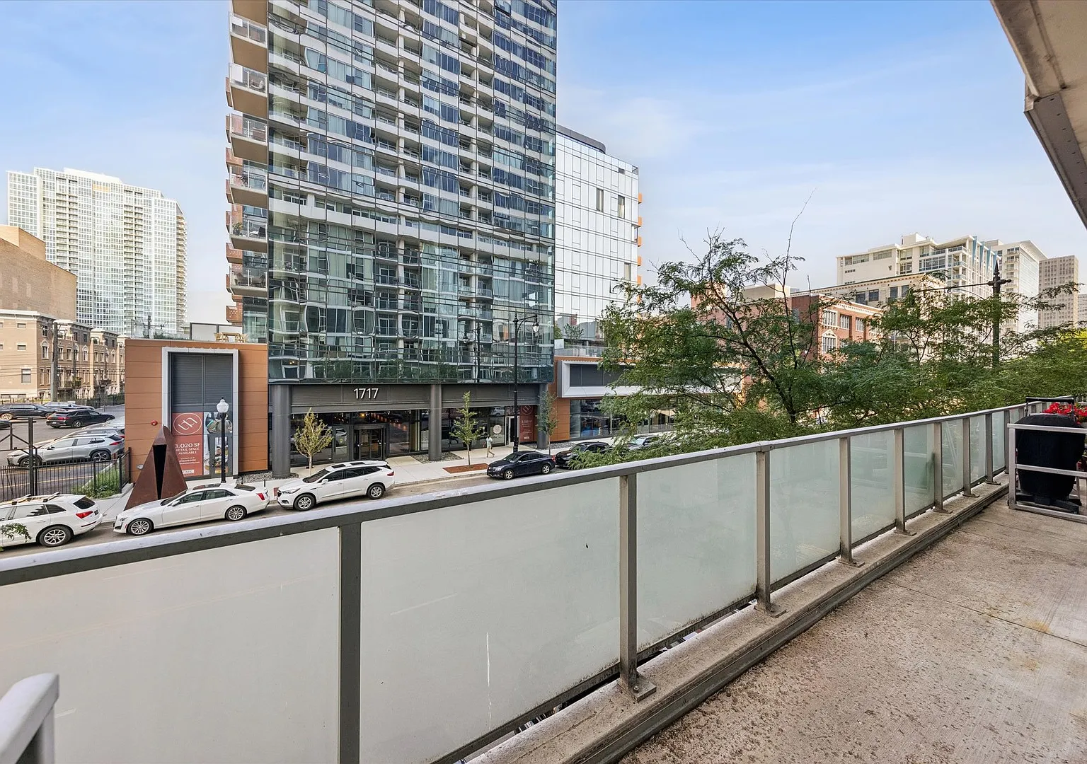 2 bed, 1000 sqft, $2,700 — Photo 4