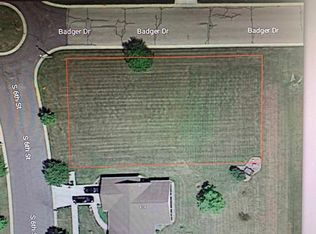 404 S 6th St, Evansville, WI 53536