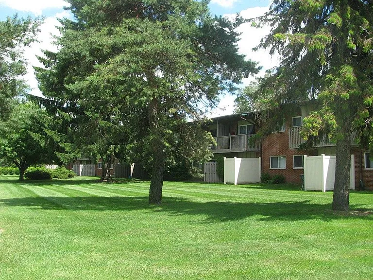 Cedar Creek Apartments — Photo 35