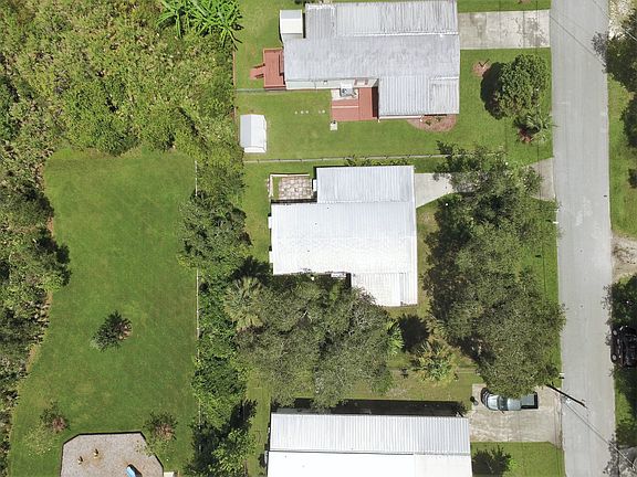 2nd image of 648 Coral Cir