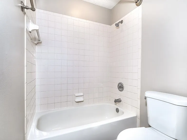 1724 Gardenstone Dr — Photo 15