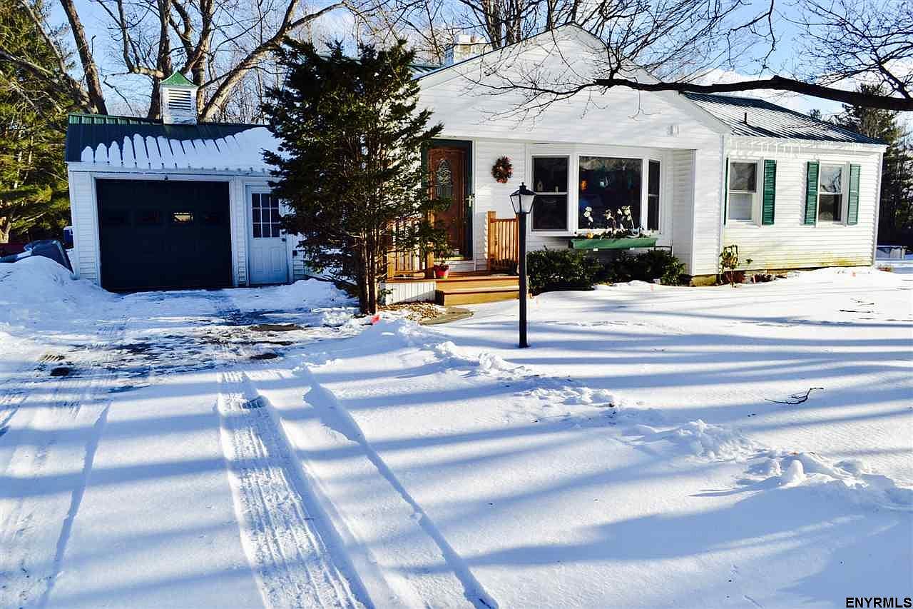 76 Easterly St, Gloversville, NY 12078 Zillow