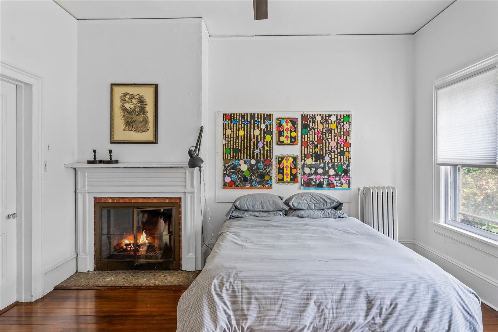  South facing bedroom w/ fireplace 