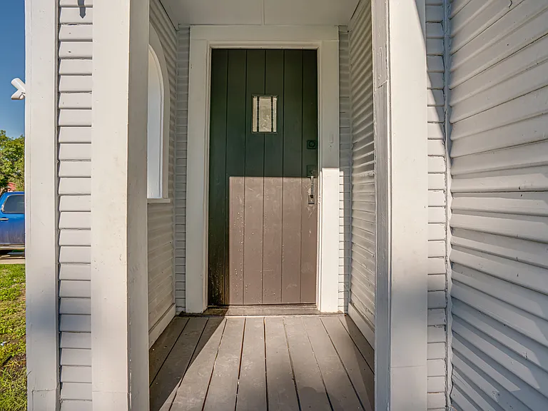 2035 W Summit Ave — Photo 34