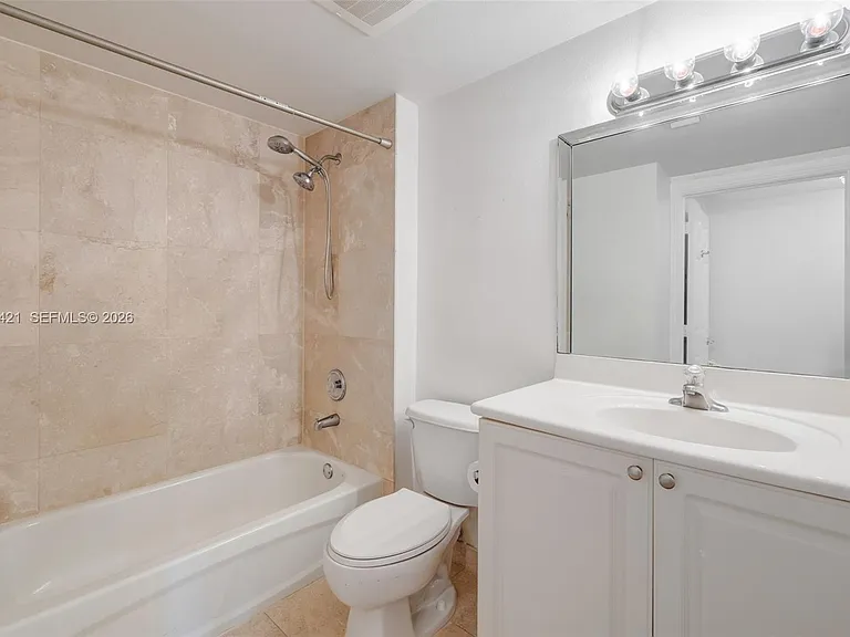 101 Sidonia Ave #404 — Photo 33