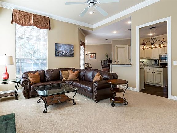 2nd image of 302 Waterford Ct