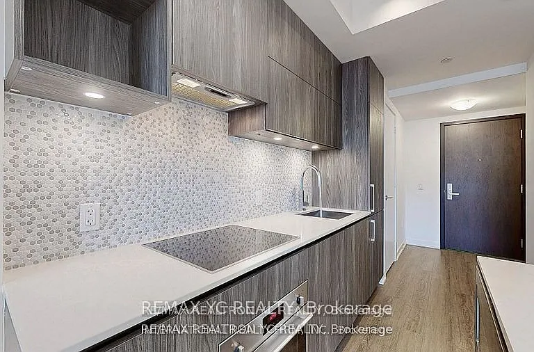 1 Yorkville Ave #710 — Photo 15