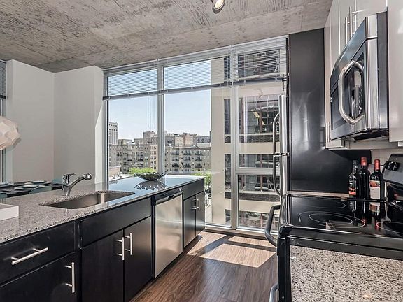 3rd image of 571 W Jackson Blvd #804