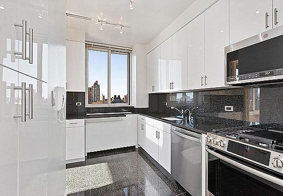 3rd image of 1775 York Ave APT 12E
