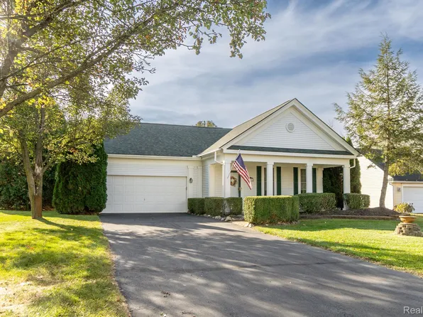 7836 Howard St, Whitmore Lake, MI 48189