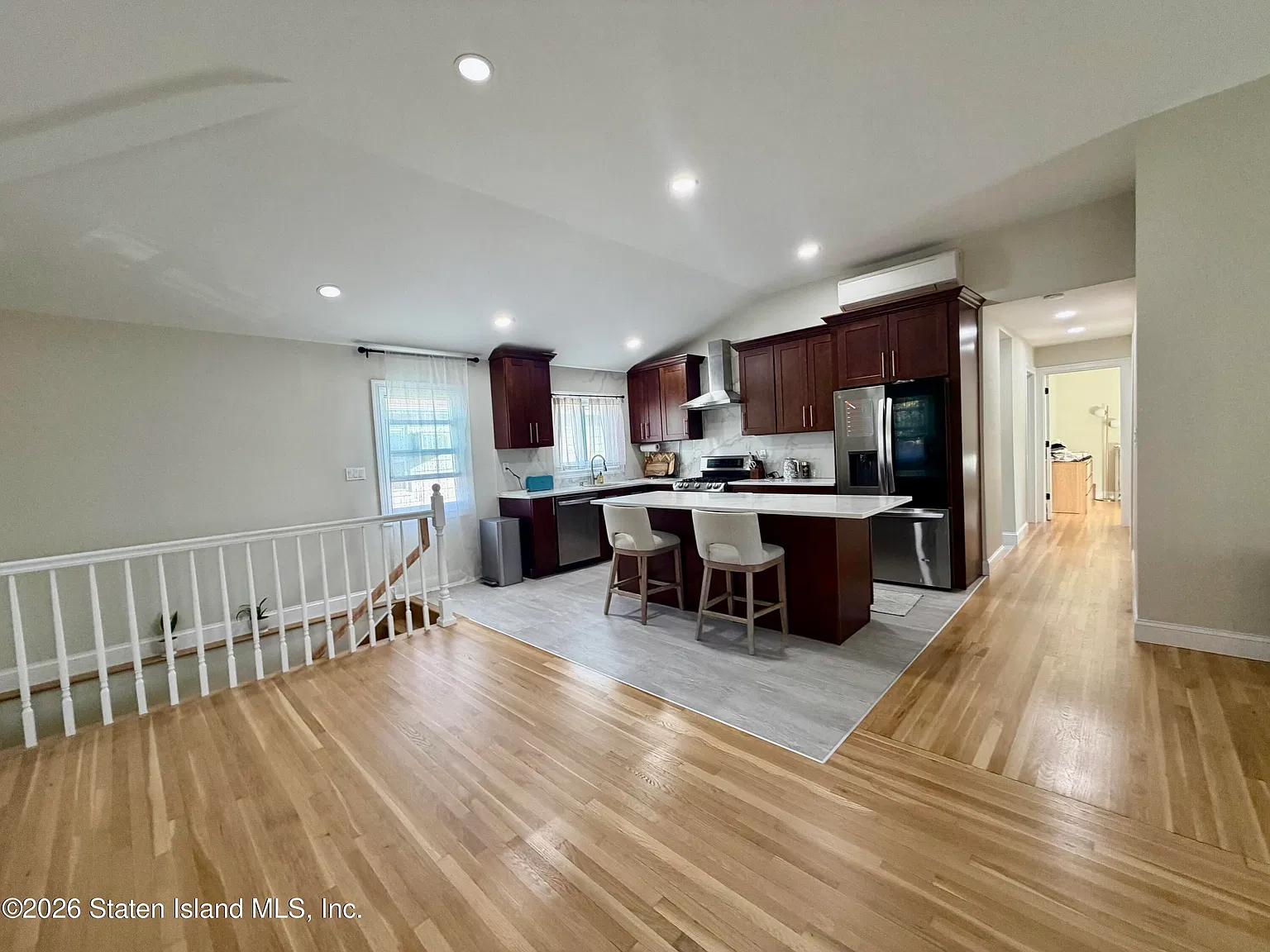 3 bed, 1.0 bath, 2800 sqft, $3,500 — Photo 4