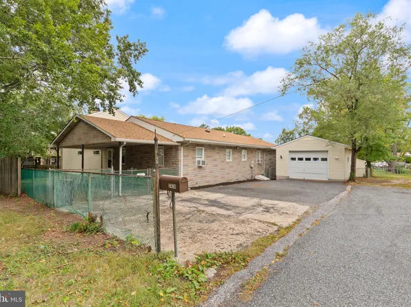 2424 Suncrest Rd, Sparrows Pt, MD 21219