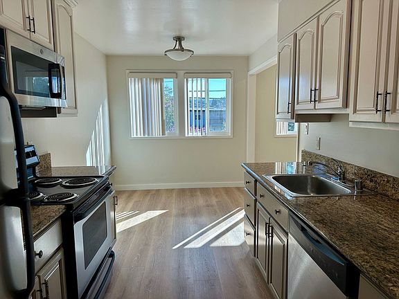 3rd image of 2302 Carlmont Dr #1