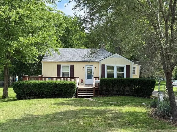 13201 E 39th St S, Independence, MO 64055