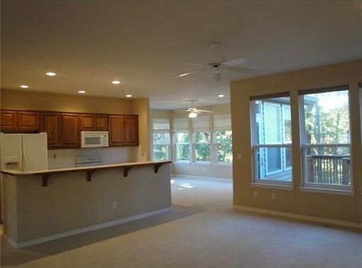 2nd image of 17 Brighton Ln