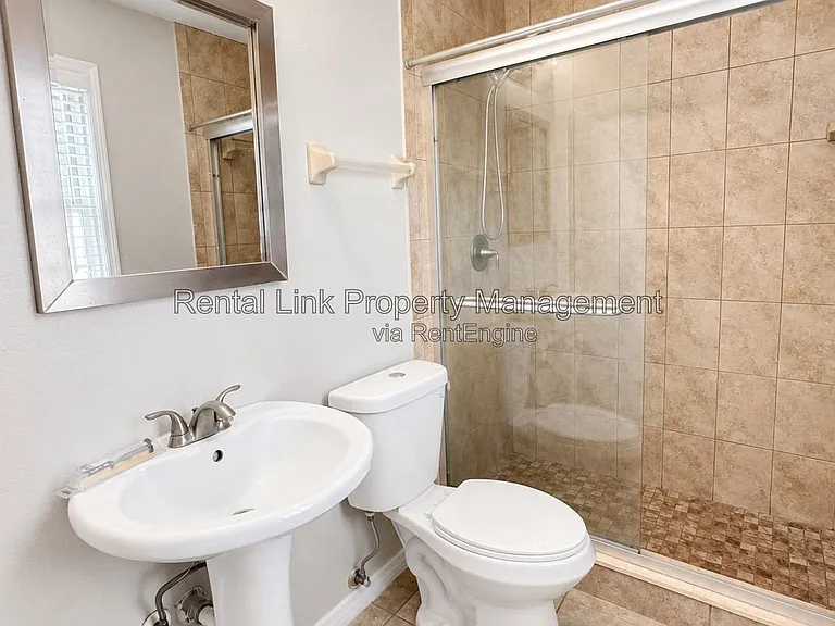 4728 Beach Dr SE #B — Photo 12