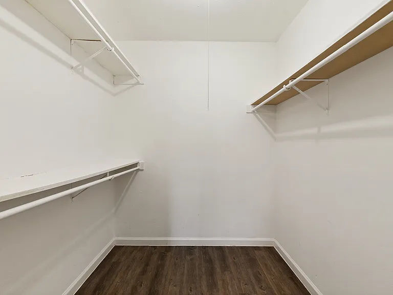 17615 Autumn Hills Dr — Photo 23
