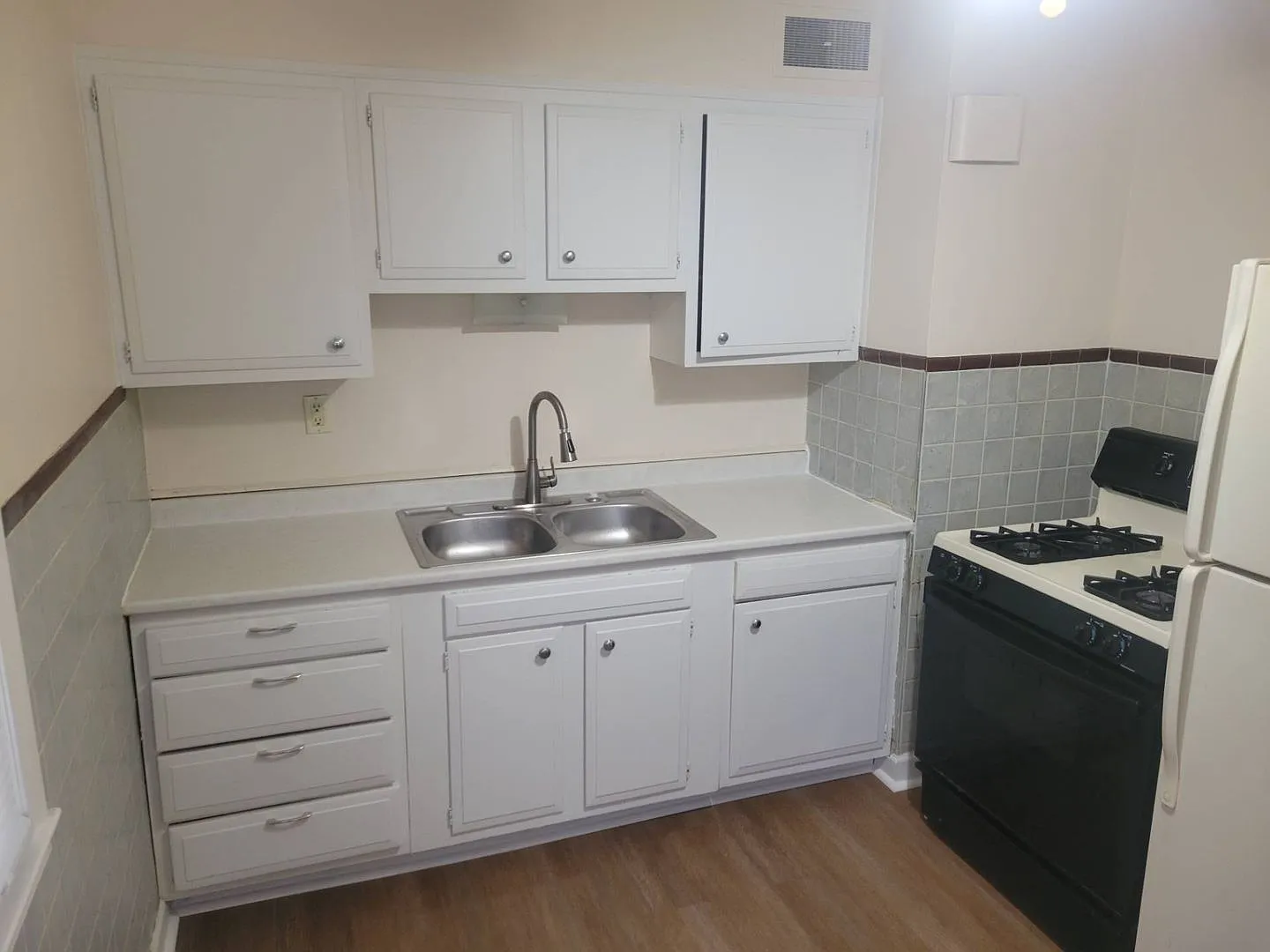 Your New Home Is Waiting! Plus, Get 1/2 OFF Your First Month's Rent! — Photo 2