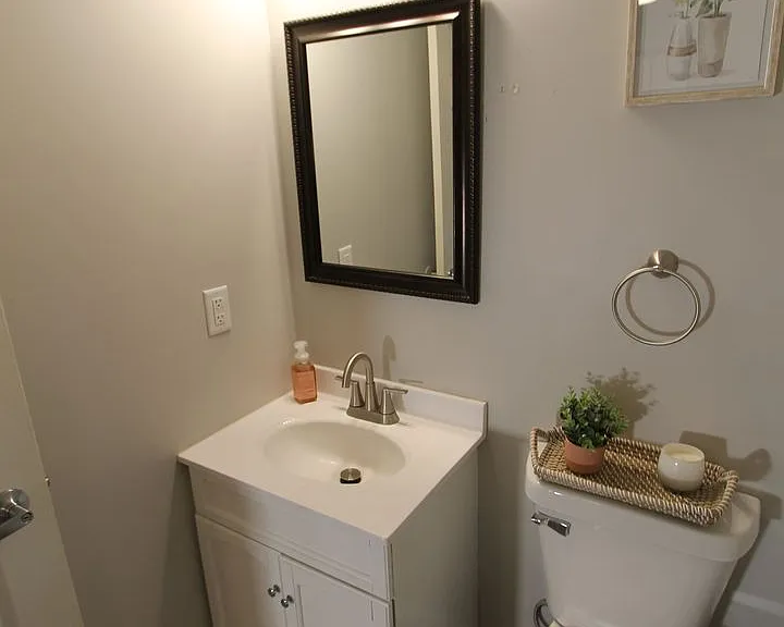 The Warwick of Norfolk. Now leasing updated 1, 2 bedroom apartments and 3 bedroom townhomes! — Photo 33