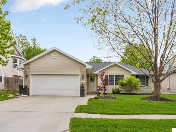 7420 S 17th St, Lincoln, NE 68512