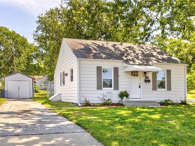 736 S Cherry St, Olathe, KS, 66061