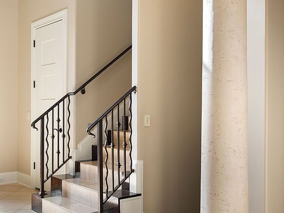 5th image of 423 Canterbury Rise