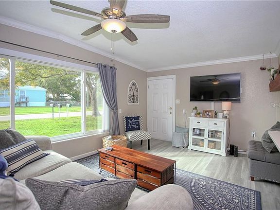 4th image of 901 Columbia Ave