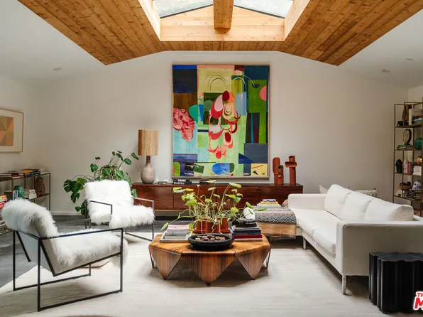 461 W Rustic Rd, Santa Monica, CA 90402