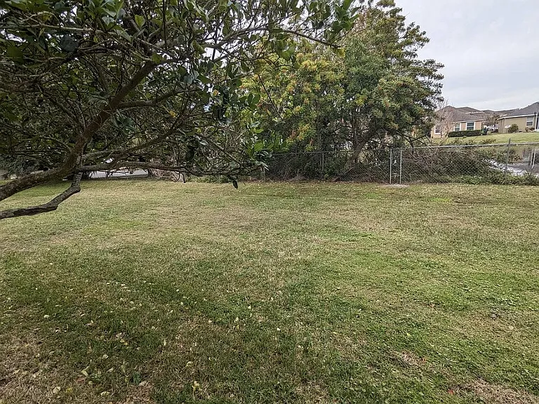 5229 Vineland Rd — Photo 18