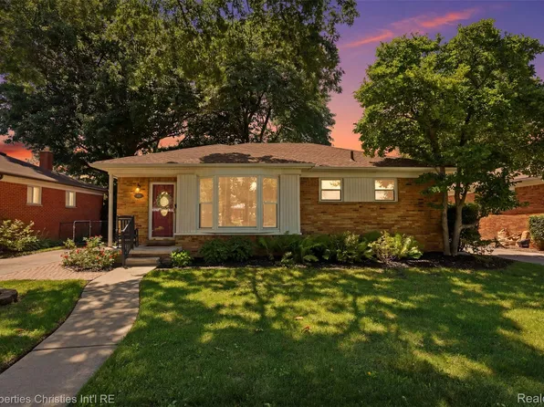 9001 Perrin St, Livonia, MI 48150