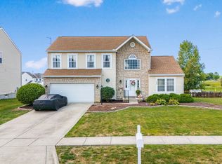 1000 Legacy Ln, Pataskala, OH 43062